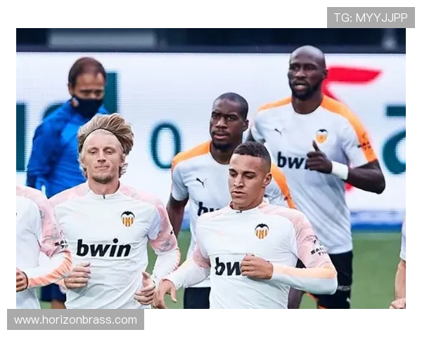 瓦伦西亚俱乐部运营危机持续,财务压力对球队赛季表现造成影响 瓦伦西亚俱乐部运营危机持续,财务压力对球队赛季表现造成影响